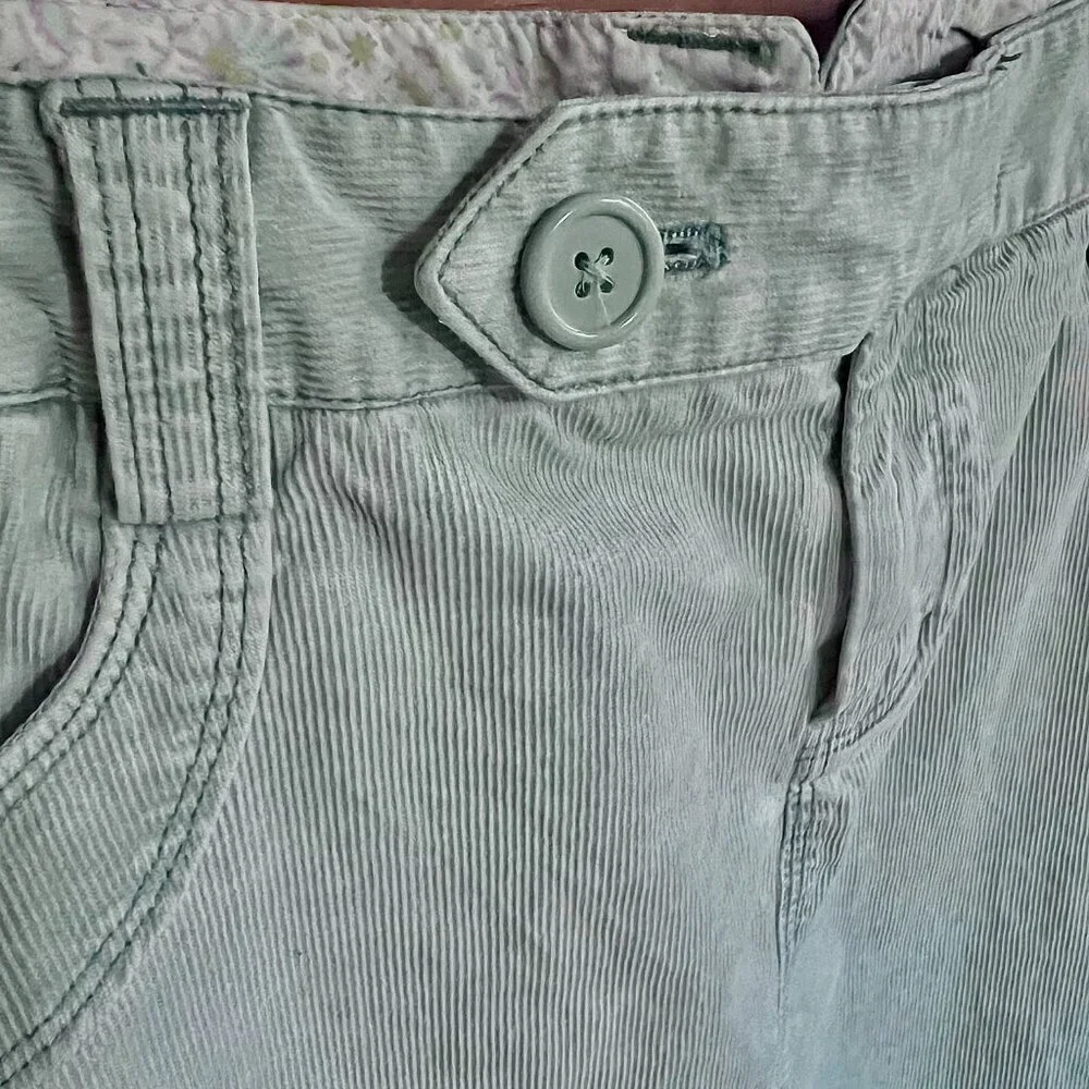 Women's GAP Green Vintage Corduroy Skirt Size 8 Cotton Y2K Holiday Trend Classic